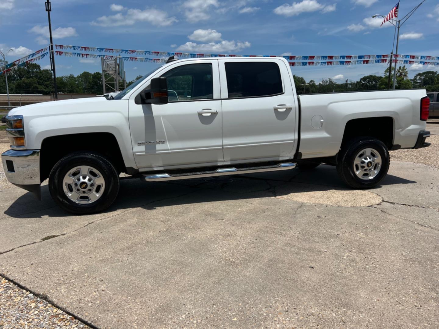 2017 White /Grey Chevrolet Silverado 2500HD LT (1GC1CVEG0HF) with an 6.0 V8 engine, Automatic transmission, located at 4520 Airline Hwy, Baton Rouge, LA, 70805, (225) 357-1497, 30.509325, -91.145432 - 2017 Chevy Silverado 2500HD Crew Cab LT 2WD **One Owner** 6.0 V8 Gas, 200K Miles, Power Windows, Locks, Mirrors & Seat, Cold A/C, Backup Camera, Spray In Bedliner, Tow Pkg. Small Dent In Bed (See Pic). FOR INFO PLEASE CONTACT JEFF AT 225 357-1497 CHECK OUT OUR A+ RATING WITH THE BETTER BUSINESS BU - Photo#1